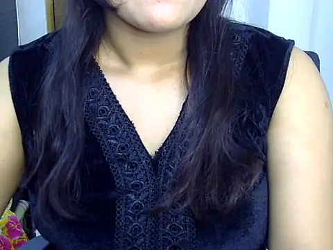 Lisa_Safi_05 live room snapshot on Stripchat