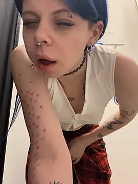 LishuMeow live room snapshot on Stripchat