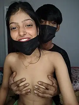 Lissa_tarzann momentopname van live room op Stripchat