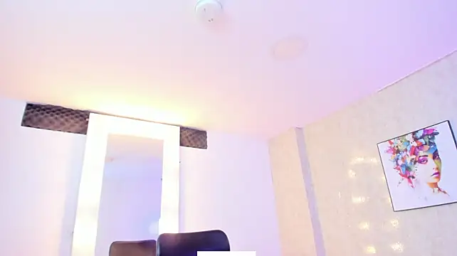 Littlee_Mia Momentaufnahme des Live-Raums auf Stripchat