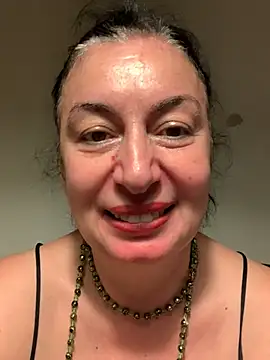 Lizzaa80 momentopname van live room op Stripchat