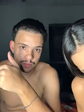 Loirinha_Safadinha69 live room snapshot on Stripchat