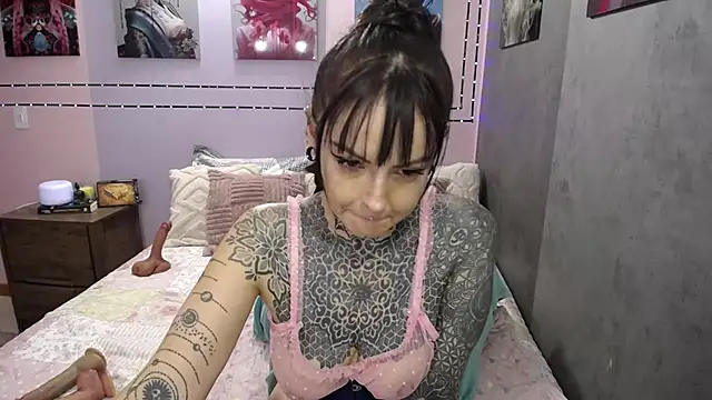 LolaRouse Momentaufnahme des Live-Raums auf Stripchat