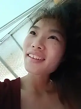 Lonalysexy live room snapshot on Stripchat