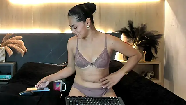 LorenaVarga Momentaufnahme des Live-Raums auf Stripchat
