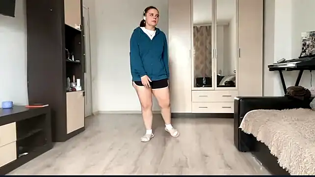LorileeKaliszewski live room snapshot on Stripchat