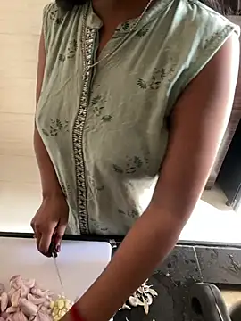 LoveJourney live room snapshot on Stripchat