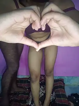 LovelyPriya Momentaufnahme des Live-Raums auf Stripchat