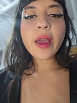 Lubnna momentopname van live room op Stripchat