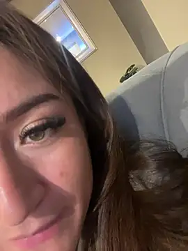 LuceroRm Momentaufnahme des Live-Raums auf Stripchat