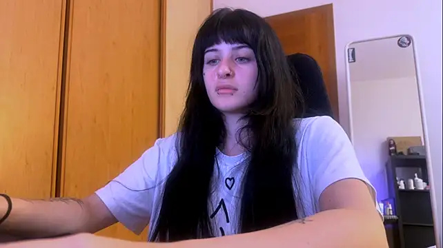 LucinaWeidler momentopname van live room op Stripchat