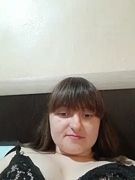 LuckyLust15 live room snapshot on Stripchat