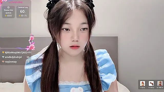 Lucky_zhizhi live room snapshot on Stripchat