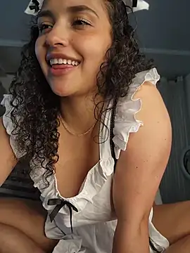Lucy_Marin снимок онлайн-комнаты на Stripchat