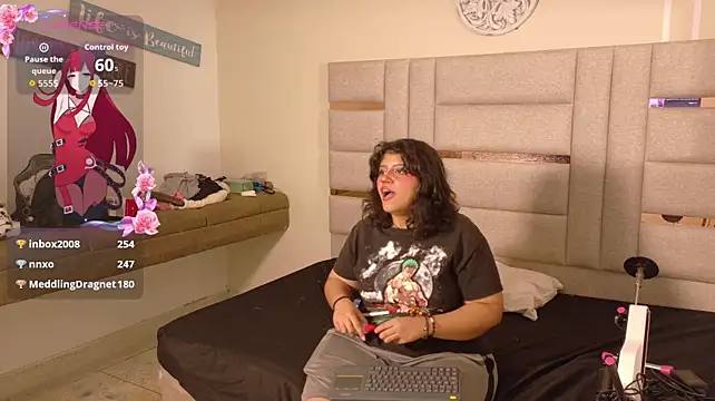 Luly_93 Momentaufnahme des Live-Raums auf Stripchat