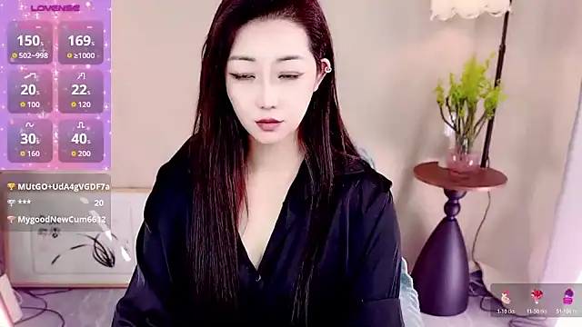 Luna-172 Momentaufnahme des Live-Raums auf Stripchat