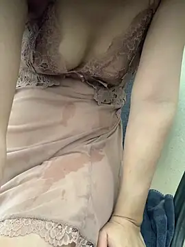 Luna-Vn86 live room snapshot on Stripchat