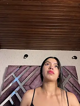 LunaMoore_Pink Momentaufnahme des Live-Raums auf Stripchat