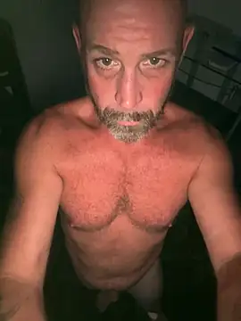 LutealCarping live room snapshot on Stripchat