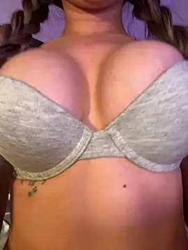 MEGAN-KITTYY captura de la sala en vivo en Stripchat