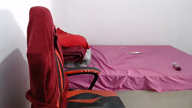 MILF_NICK live room snapshot on Stripchat