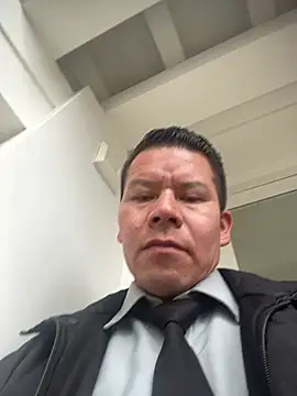 Manu0586 live room snapshot on Stripchat