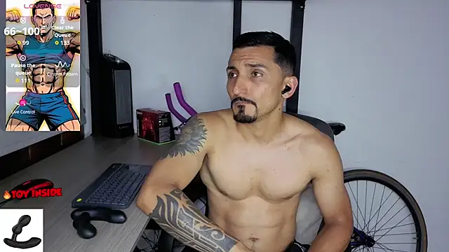 Marck_Muscle live room snapshot on Stripchat