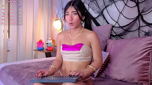 Mariana_Kalo captura de la sala en vivo en Stripchat