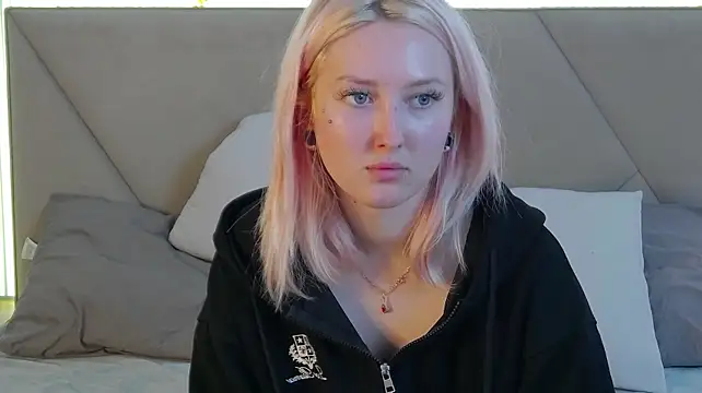 MarianeSun Momentaufnahme des Live-Raums auf Stripchat