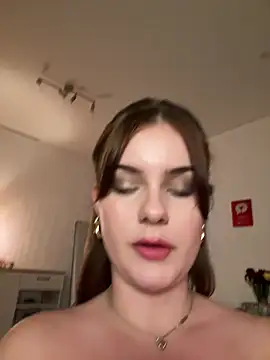 MaribelRiver captura da sala ao vivo na Stripchat