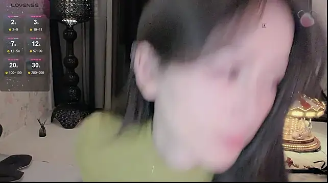 Marui- live room snapshot on Stripchat