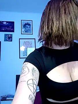 Mashka_kotik снимок онлайн-комнаты на Stripchat