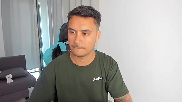 MatMalonne live room snapshot on Stripchat