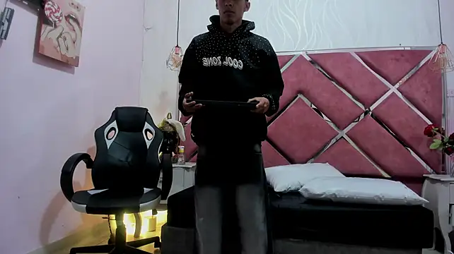MateoMontalvo live room snapshot on Stripchat