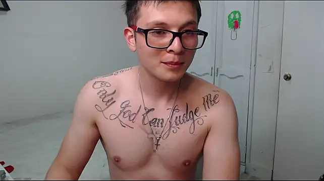 MathewCollin live room snapshot on Stripchat