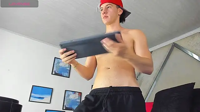 Matteo222_ Momentaufnahme des Live-Raums auf Stripchat