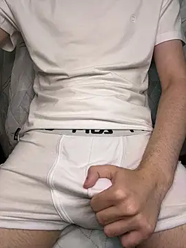 MatteoBalkanTwink снимок онлайн-комнаты на Stripchat