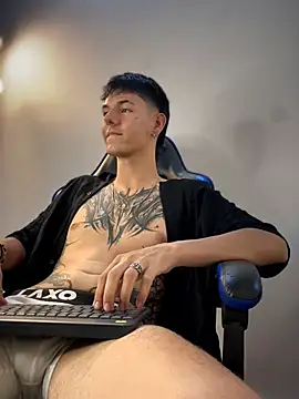 Matthew_7 Momentaufnahme des Live-Raums auf Stripchat
