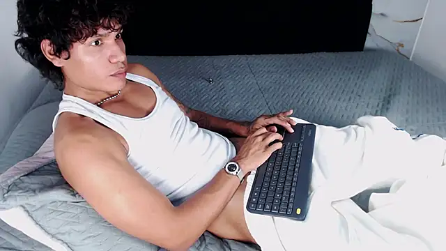 MaximilianRoth Momentaufnahme des Live-Raums auf Stripchat
