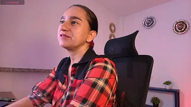 Maya369 снимок онлайн-комнаты на Stripchat