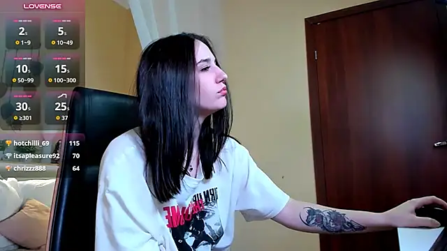 Maya_Wtinter Momentaufnahme des Live-Raums auf Stripchat