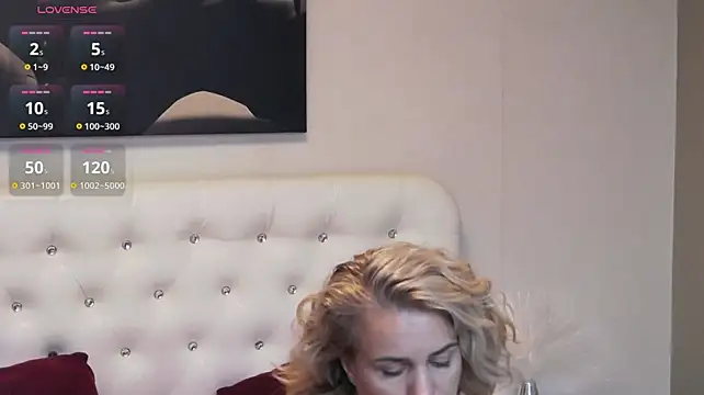 MeganPryce momentopname van live room op Stripchat