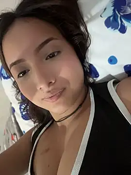 Melissamar live room snapshot on Stripchat