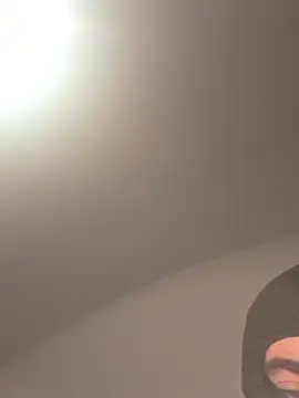 Mert8765 momentopname van live room op Stripchat