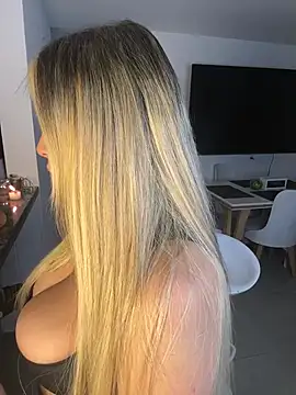 MiaWhitePink_ captura da sala ao vivo na Stripchat