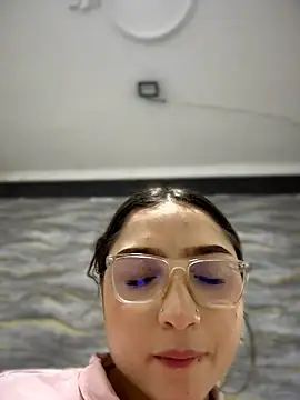 Mia_Luxor Momentaufnahme des Live-Raums auf Stripchat