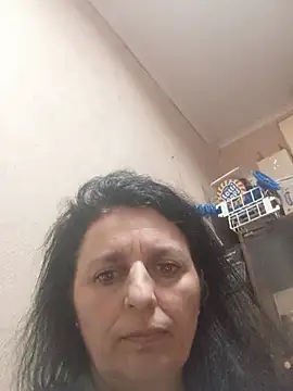 MidnightRose7192 live room snapshot on Stripchat