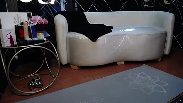 Miistik_ Momentaufnahme des Live-Raums auf Stripchat