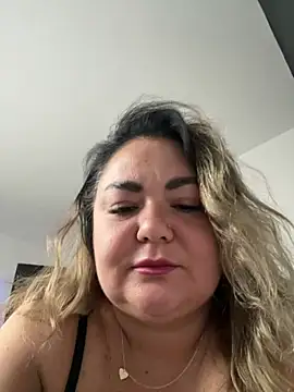 MikyVesela captura de la sala en vivo en Stripchat
