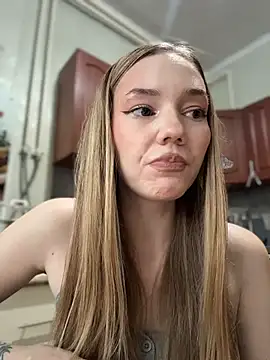MilaMoone captura de la sala en vivo en Stripchat